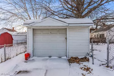 20990 Morris Avenue, Euclid, OH 44123 - Photo 22