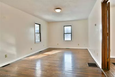 3578 Homewood Avenue, Hubbard, OH 44425 - Photo 6