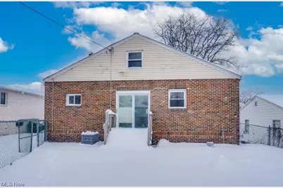 231 E Dresden Avenue, Akron, OH 44301 - Photo 4