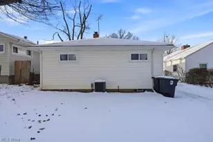 801 Triplett Blvd, Akron, OH 44306 - Photo 32