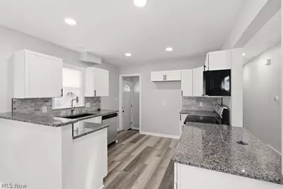 801 Triplett Boulevard, Akron, OH 44306 - Photo 6