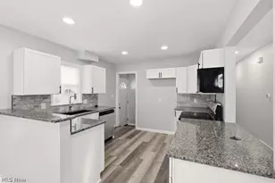 801 Triplett Blvd, Akron, OH 44306 - Photo 6