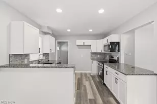 801 Triplett Blvd, Akron, OH 44306 - Photo 8