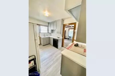 19031 Locherie Avenue, Euclid, OH 44119 - Photo 4