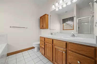 10304 Honeysuckle Lane, Grandview Heights, OH 44147 - Photo 16