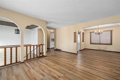 105 Northwood Hollow Court, Amherst, OH 44001 - Photo 4