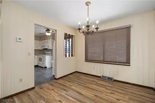 105 Northwood Hollow Ct, Amherst, OH 44001 - Photo 10