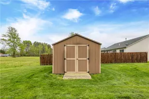 704 Black Bear Run, LaGrange, OH 44050 - Photo 6