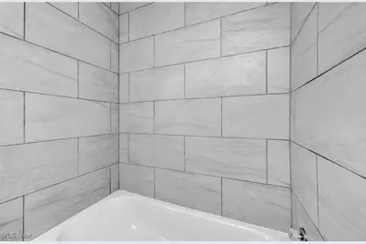 5100 Erwin Street, Maple Heights, OH 44137 - Photo 16