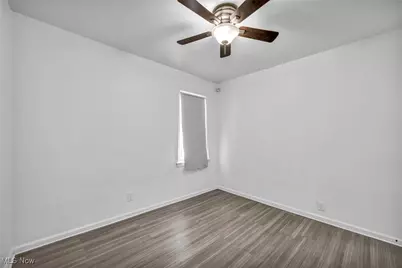 5100 Erwin Street, Maple Heights, OH 44137 - Photo 12