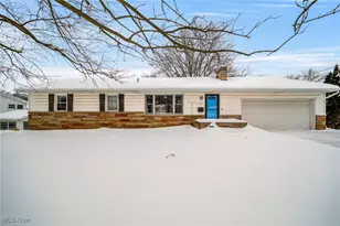 601 Pleasant Valley Dr, Medina, OH 44256 - Photo 2