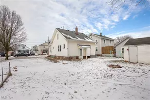 230 Superior St, Louisville, OH 44641 - Photo 4