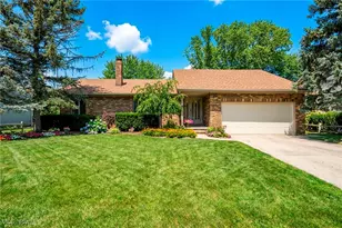 105 Hartford Dr, Medina, OH 44256 - Photo 2