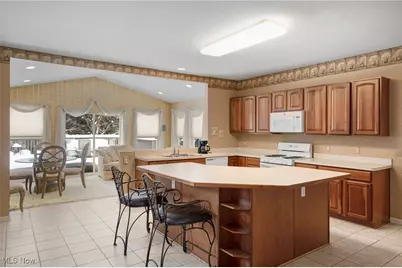 421 Carrington Lane, Grandview Heights, OH 44147 - Photo 18