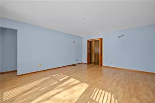 14015 W Lake Rd, Vermilion, OH 44089 - Photo 12