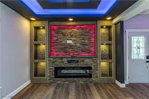 817 Raymond St, Akron, OH 44307 - Photo 8