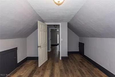 817 Raymond Street, Akron, OH 44307 - Photo 38