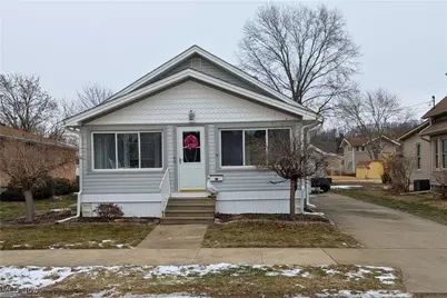 122 13th Street NE, New Philadelphia, OH 44663 - Photo 1