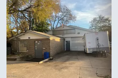 418 E Cuyahoga Falls Avenue, Akron, OH 44310 - Photo 10