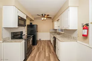 962 Iona Ave, Akron, OH 44314 - Photo 6