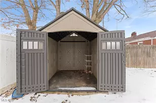 839 37th St NW, Canton, OH 44709 - Photo 6