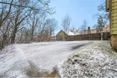 317 West Avenue, Elyria, OH 44035 - Photo 6