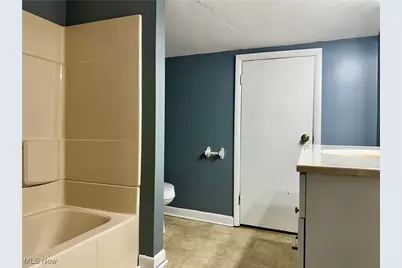 2526 Valley View Drive, Belpre, OH 45714 - Photo 32