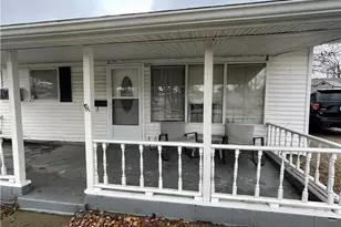 140 Crystal Ct, Bellevue, OH 44811 - Photo 4