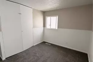 140 Crystal Ct, Bellevue, OH 44811 - Photo 16