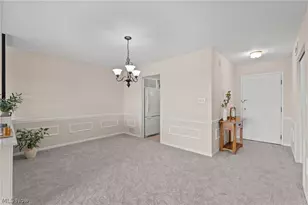 275 N Portage Path, Akron, OH 44303 - Photo 12