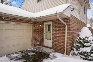 416 Rockys Run Rd, Akron, OH 44319 - Photo 2