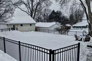 233 W Main St, Sugarcreek, OH 44681 - Photo 4