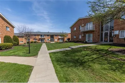 501 Tollis Parkway, Grandview Heights, OH 44147 - Photo 2