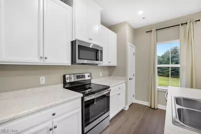 316 E Reno Drive, Louisville, OH 44641 - Photo 6