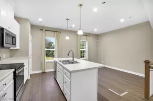 316 E Reno Dr, Louisville, OH 44641 - Photo 8