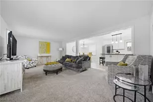 762 Summit Cir SE, North Canton, OH 44720 - Photo 4