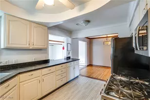 398 Crestview Ave, Akron, OH 44320 - Photo 14