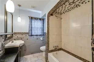 398 Crestview Ave, Akron, OH 44320 - Photo 24