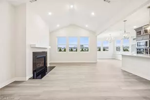 2170 Myla Wy, Amherst, OH 44001 - Photo 4