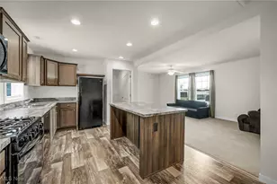 348 Robin Dr, Elyria, OH 44035 - Photo 16