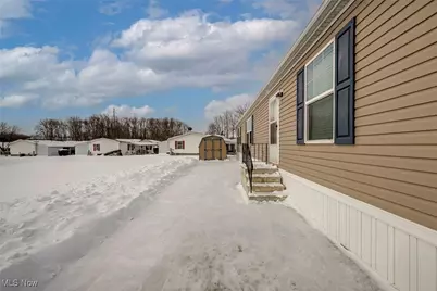 348 Robin Drive, Elyria, OH 44035 - Photo 4