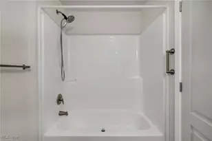 348 Robin Dr, Elyria, OH 44035 - Photo 38