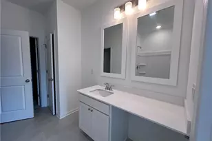 5076 Shepherds Gln, Willoughby, OH 44094 - Photo 10