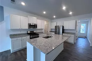 5076 Shepherds Gln, Willoughby, OH 44094 - Photo 2