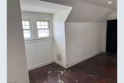 466 N Hazelwood Avenue, Youngstown, OH 44509 - Photo 4