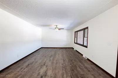 428 Gaston Road, Weirton, WV 26062 - Photo 4