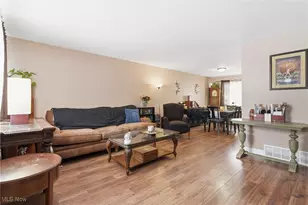 4011 Crest Dr, Loveland, OH 44109 - Photo 6