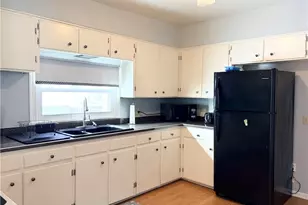 164 N Grant St, Millersburg, OH 44654 - Photo 6