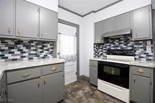 241 24th St NW, Barberton, OH 44203 - Photo 4