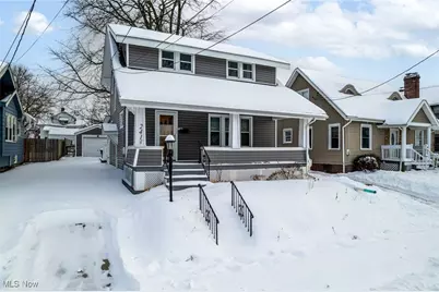 241 24th Street NW, Barberton, OH 44203 - Photo 2